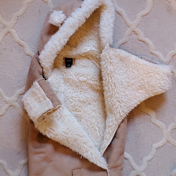 Set: Suede Shearling Baby Bunting with Gloves - Picture 5 of 7